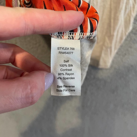 Cabi Aztec Print Silk Front Long Sleeve Top Oatmeal 768 - XS - Picture 5 of 8